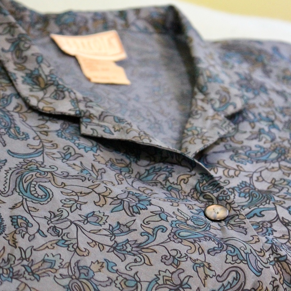 BB Dakota Retro SILK Paisley Button-Up Blouse